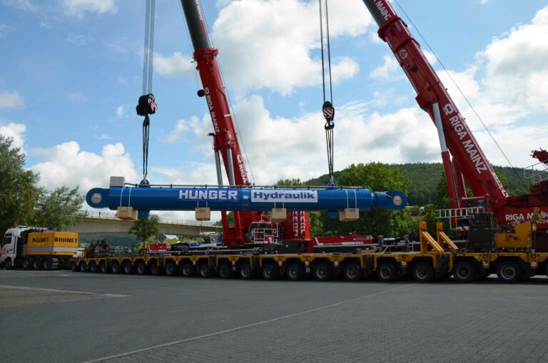 A 200 tonne hydraulic cylinder from Hunger on its way to Shanghai