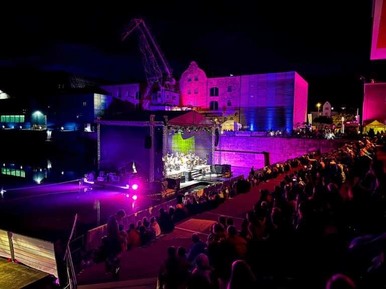 The Hafensummer’s floating stage next to the Kulturspeicher and in front of the industrial backdrop of the old Würzburg harbour has already attracted many international stars to Würzburg.